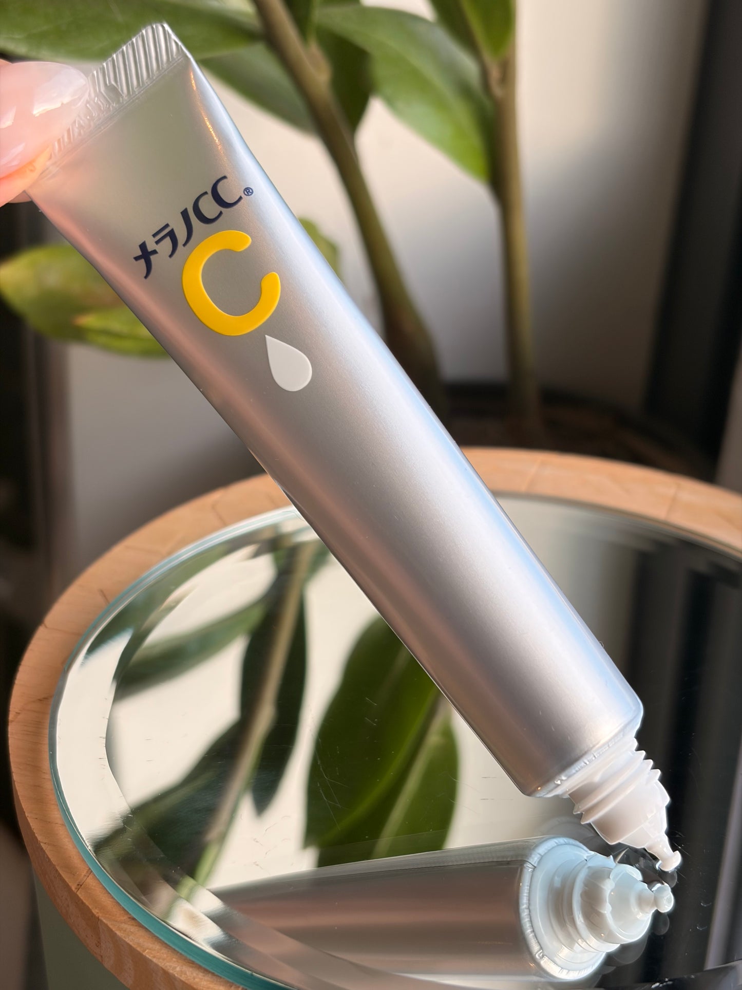 Rohto Melano CC Vitamin C Beauty Essence - 20ml